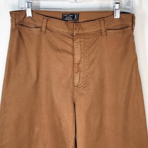 NWT Abercrombie & Fitch Khaki Ultra High Rise Cropped Wide Leg Pants Size 30 - Picture 4 of 8